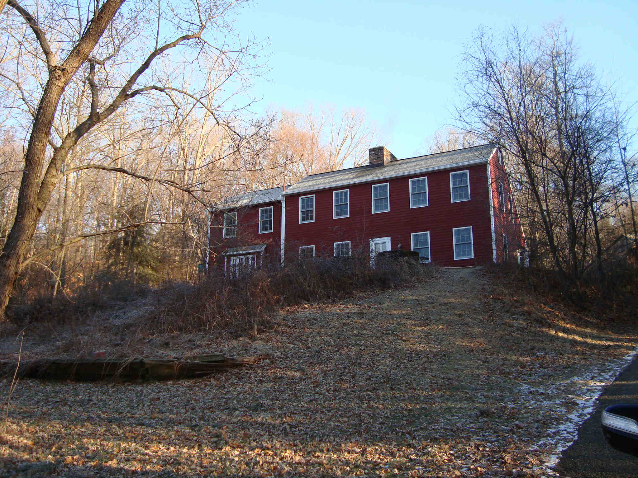Building photograph for 329 NONNEWAUG RD